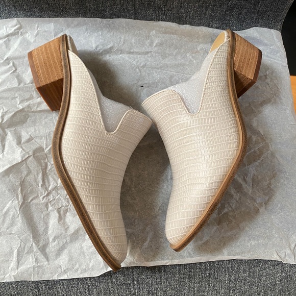 CHINESE LAUNDRY Cream Leather Pointed Heeled Mules - Picture 3 of 7